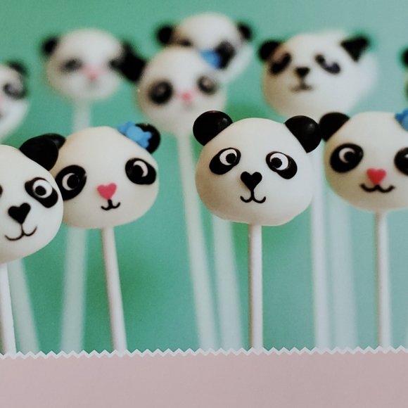 Cake Pops recipe book by Bakerella - Picture 3 of 4